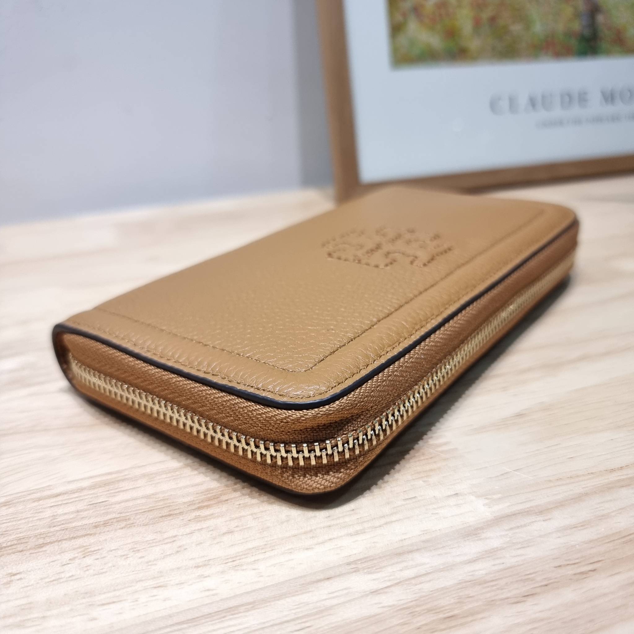 TORY BURCH THEA MULTI GUSSET ZIP CONTINENTAL WALLET กระเป๋าสตางค์ใบยาวเบสท์เซลเลอร์ ขนาดกำลังพอเหมาะ ดีไซน์เรียบหรู