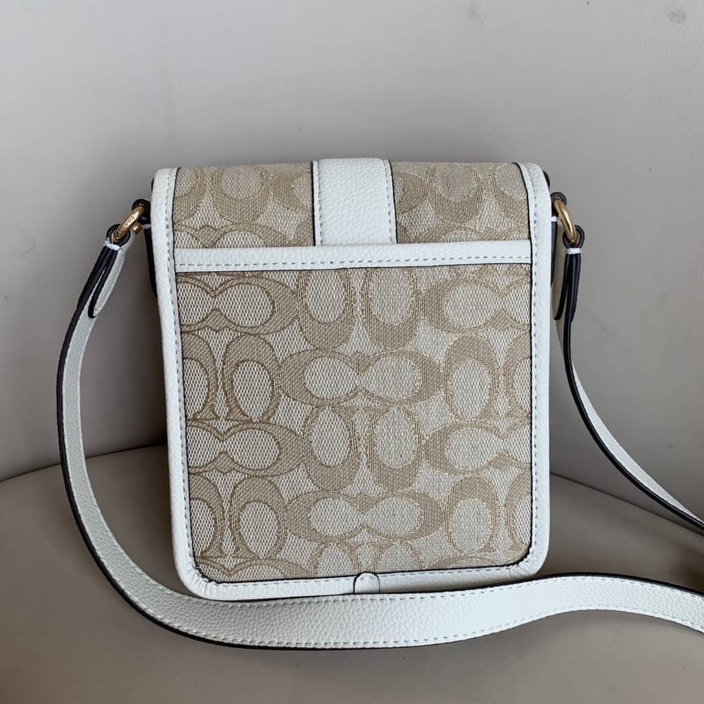 COACH North/South Lonnie Crossbody In Signature Jacquard C8321 ภาพสินค้าถ่ายจากงานขายจริง ใช้งานต่างประเทศได้