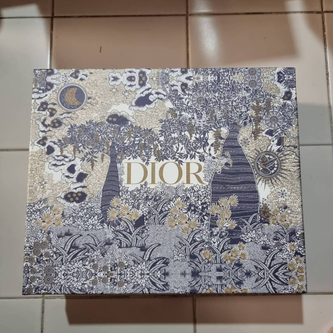 DIOR LADY D-JOY BAG Cannage Calfskin with Diamond Motif / CD LADY D-JOY BAG ดีไซน์ใหม่ อัพเลเวลความหรู กับกระเป๋าสะพายข้างที่รอบนี้ดีไซน์รูปทรงโฉมใหม่ ใช้งานง่ายขึ้น