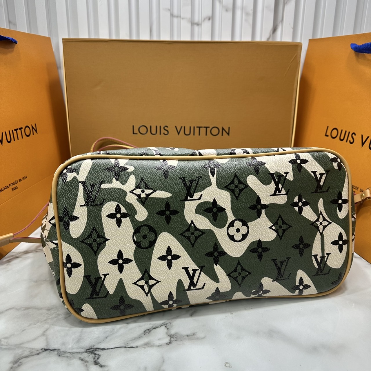 ORI หนังแท้ | LV Neverfull Camouflage Tote Bag กระเป๋าสะพายทรงโท้ทใบใหญ่ โทนเขียวลายใหม่ ภายในโล่งกว้าง จุของได้เยอะ