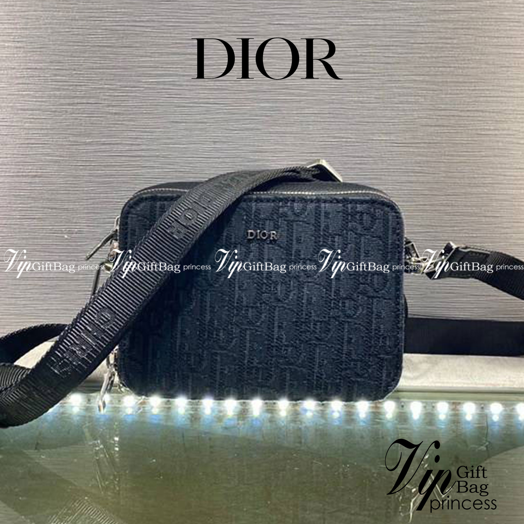 หนังแท้ DIOR POUCH WITH SHOULDER STRAP Oblique Jacquard พร้อมส่งที่ไทย งานหนังแท้และผ้าแจ็คการ์ดออริจินอล ภาพสินค้าถ่ายจากงานขายจริง ใช้งานต่างประเทศได้