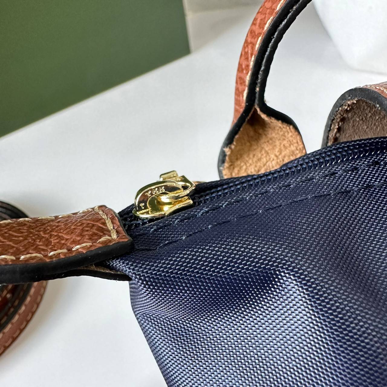 LONGCHAMP LE PLIAGE ORIGINAL Pouch with handle กระเป๋าใบเล็กขนาดกระทัดเหมาะกับใส่ของจำเป็นจุกจิก กันน้ำได้ พร้อมส่ง