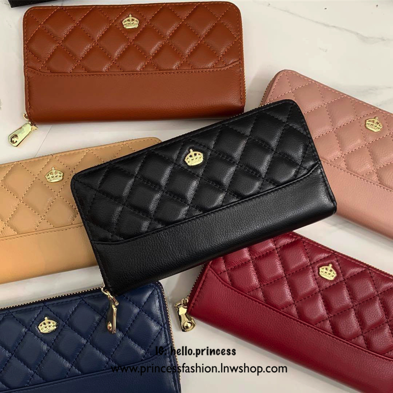 กระเป๋าสตางค์ Size ยาว ซิปรอบ สวยรับเงินมากใบนี้ คอนเฟิร์ม 💵💵 ใครกำลังหากระเป๋า size ห้ามพลาดนะคะ หนังสวยจริงๆ หนังวัวแท้ ตีตาราง นิ่ม ฟู ใช้หนังเกรดดีที่สุด สวยมาก KEEP • Super Rich ( Long )• กระเป๋า สตางค์ขนาดยาว ซิปรอบ ภายใน จุของคุ้ม ใ