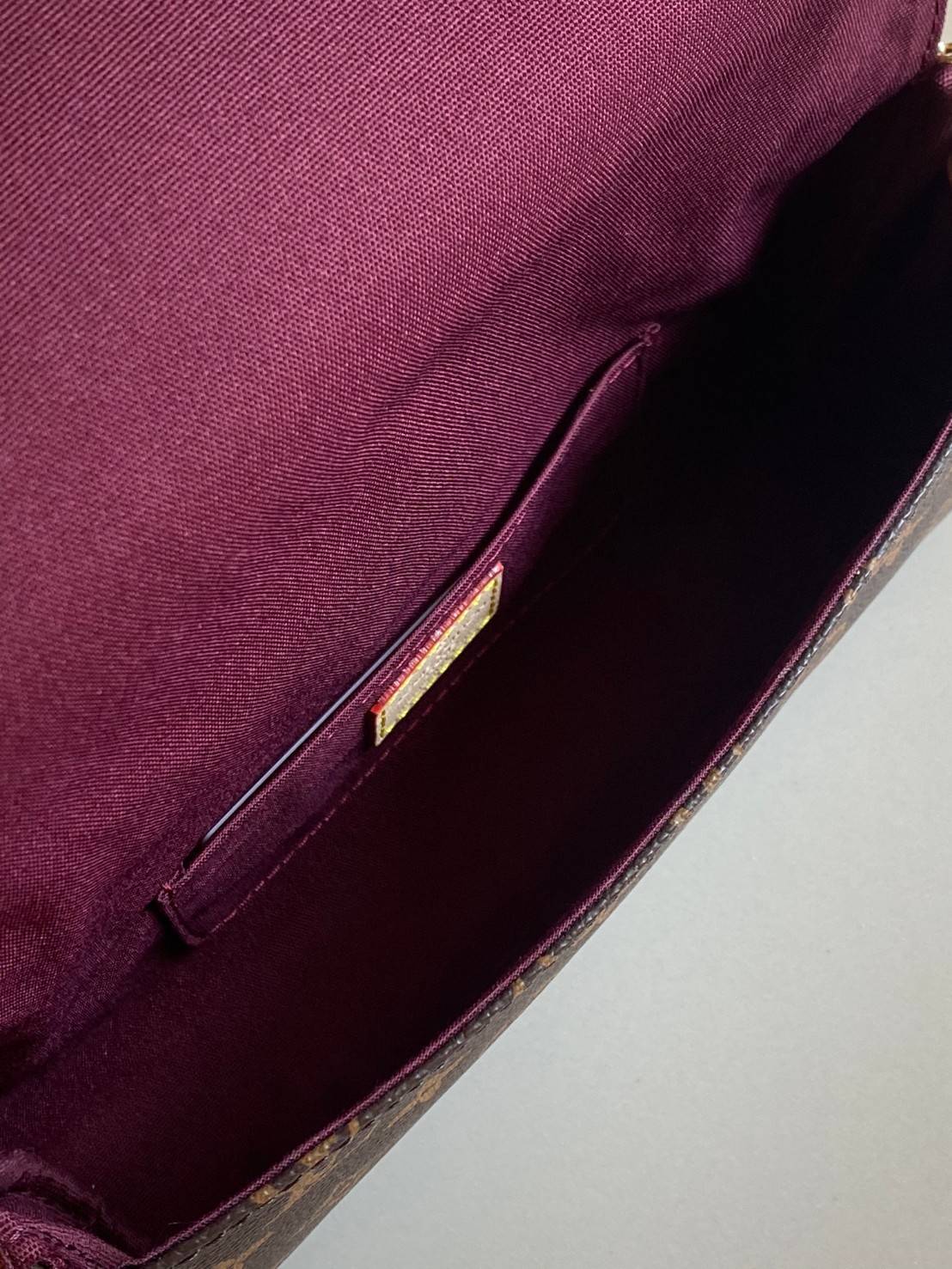 VIP 】หนังแท้ LOUIS VUITTON Favorite Monogram Damier Ebene MM