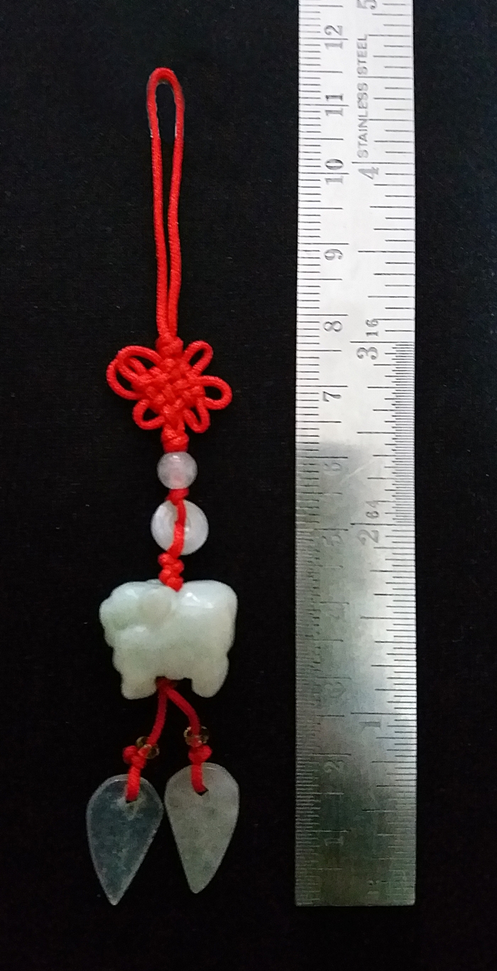 ชุดจี้หมูหินหยกและแผ่นยันต์(ทองเหลือง)เจ้าแม่กวนอิมปีขาล(เสือ)พร้อมใบคาถา เสริมดวงปีขาล ปี2563ค่ะ