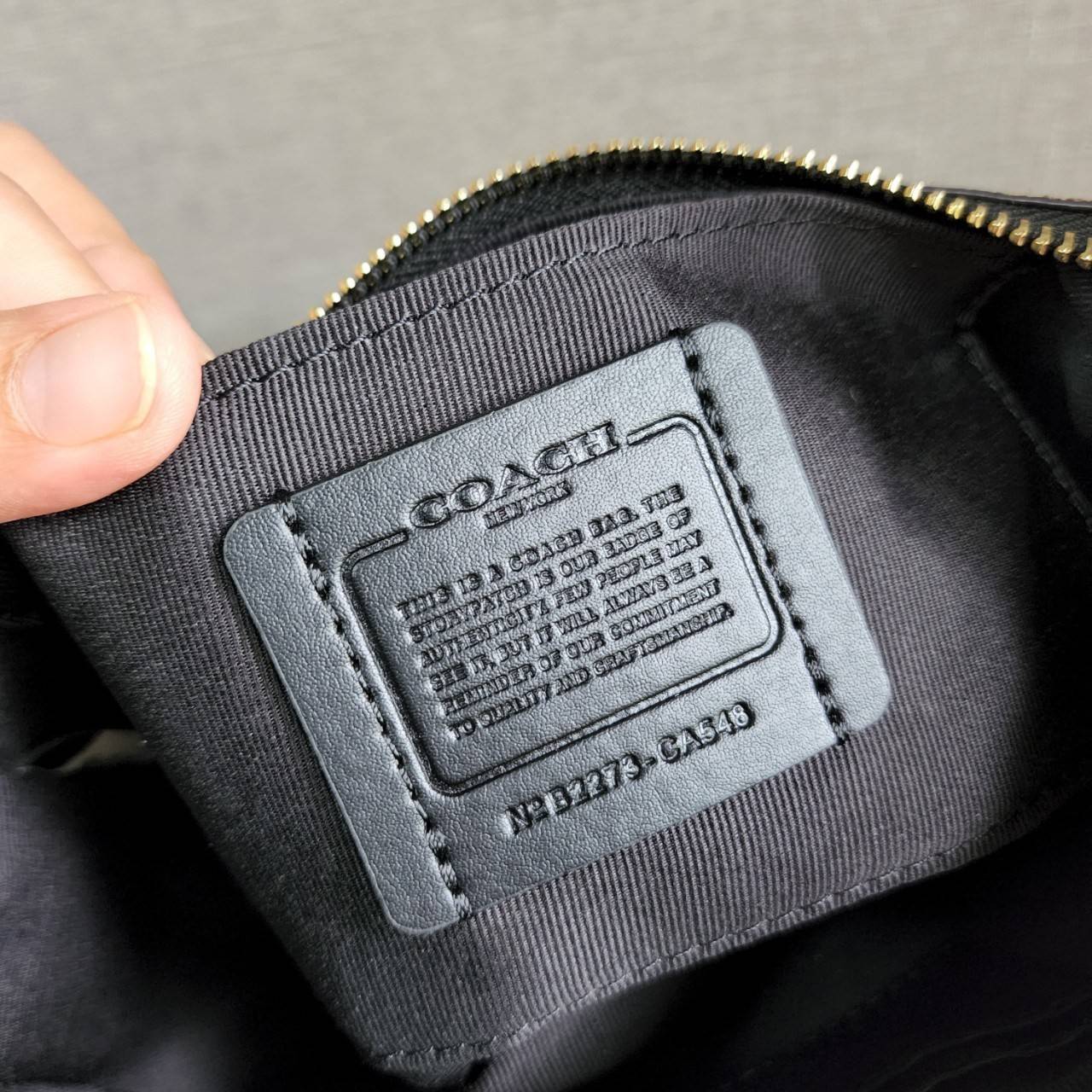 พร้อมส่งครบสี สวยทุกสีเลยค่า😘 ((CA173//CA209//CA548)) COACH TERI SHOULDER BAG 🔹กระเป๋าทรงพอช ในรูปแบบหนังแท้ หนังนิ่มสวยมากค่ะ