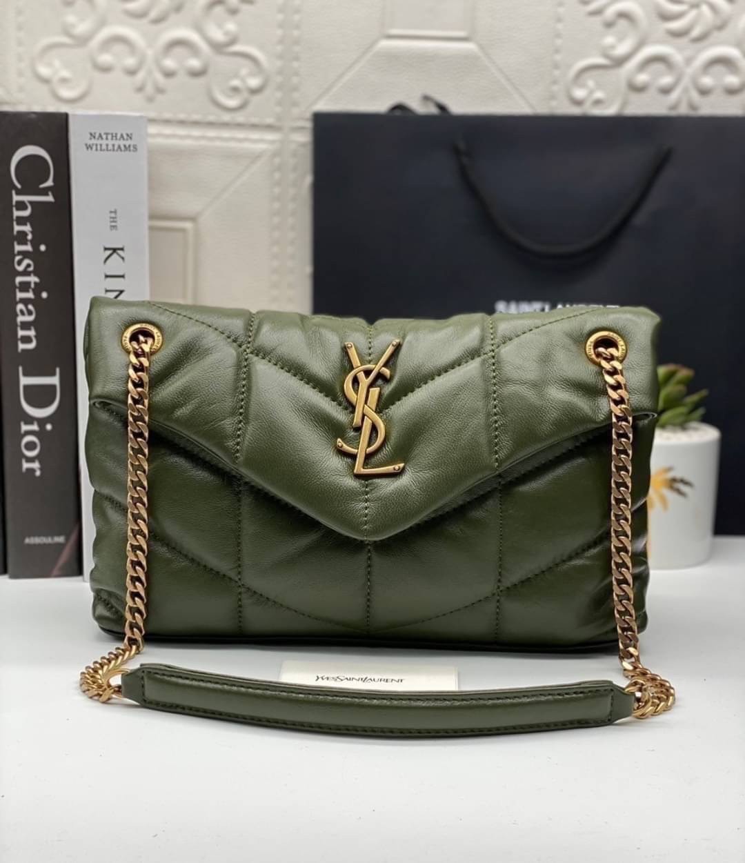 28cm YSL PUFFER SMALL CHAIN BAG IN QUILTED / Yves Saint laurent puffer small chain bag in quilted กระเป๋าสะพายรุ่นยอดนิยม ทรงสวย ใช้ได้บ่อยไม่มีเบื่อ วัสดุหนังสัมผัสนิ่มมือ ดีไซน์เรียบหรู