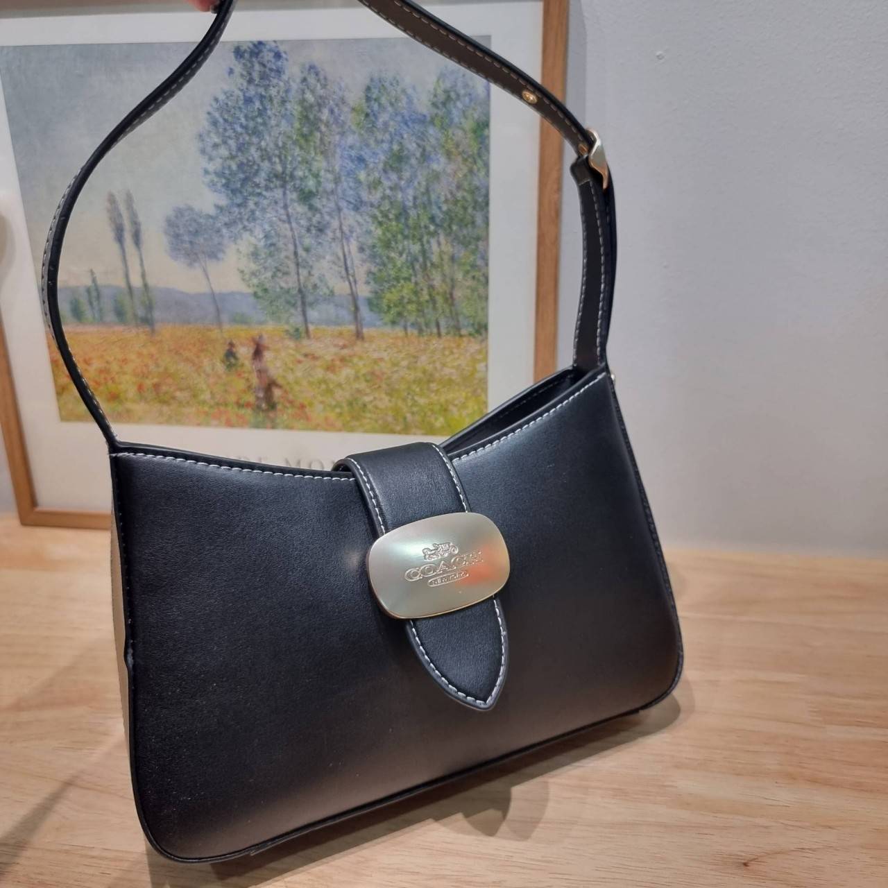 COACH ELIZA SHOULDER BAG IN SIGNATURE CANVAS CR532 / CR533 กระเป๋าสะพายไหล่ทรงโฮโบสุดหรู ดีไซน์โลโก้แบบใหม่สวยเด่น เกรดท็อปออริ เกรดดีสุด สลับแท้ 1:1 ใช้ต่างประเทศได้