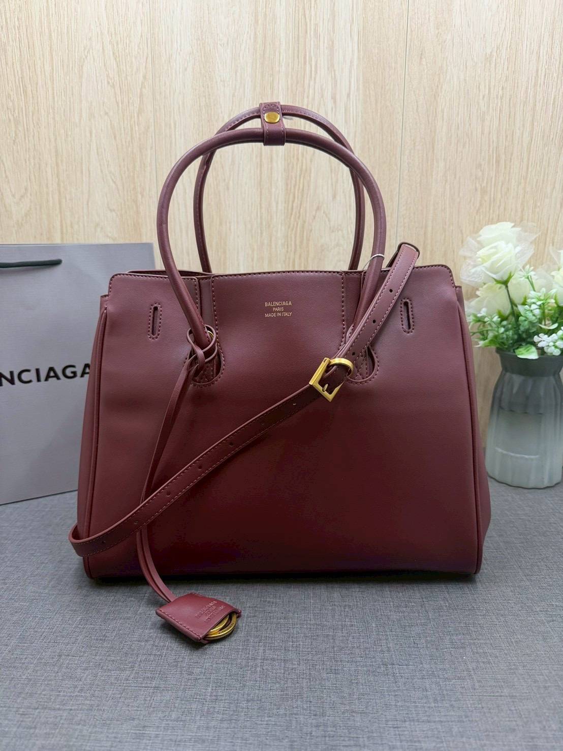 ORI หนังแท้ | Balenciaga Carry All Hampton Bag / Balenciaga Tote Bag 33cm กระเป๋าสะพายทรงโท้ท ภายในโล่งกว้าง ดีไซน์เรียบง่าย เรียบหรู
