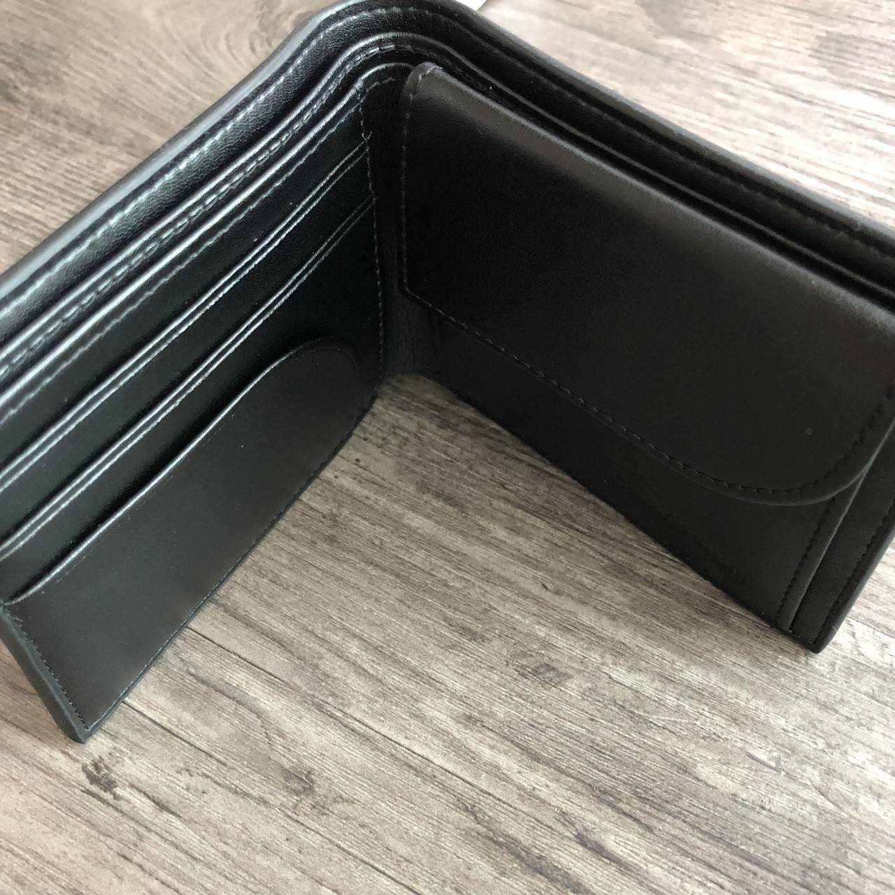 Calvin Klein Short Wallet with Key Set กระเป๋าสตางค์ใบสั้น Set สุดคุ้ม จะมอบให้เป็นของขวัญหรือใช้เองก็แนะนำค่ะ