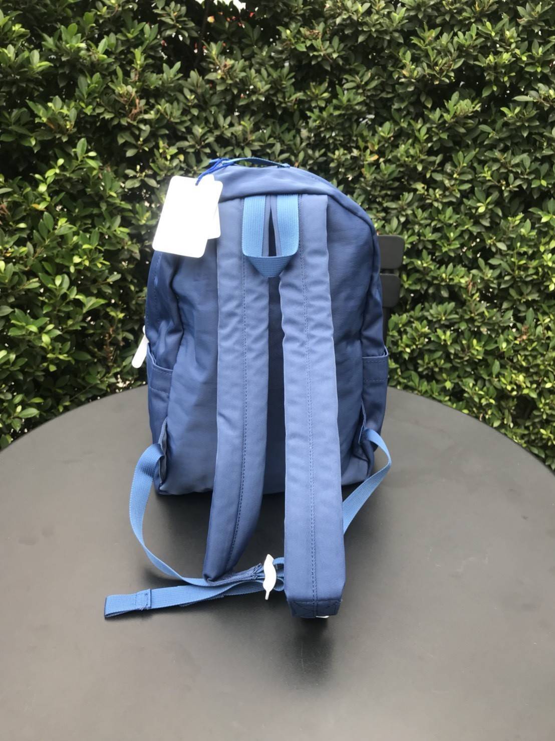 มาแล้ววว แบรนน้องใหม่ CILO CALA กระเป๋าเป้ที่ตอนนี้ฮิตในกลุ่มสาววัยรุ่นที่ญี่ปุ่น และนี้เป็นรุ่นลิมิตเตด CILOCALA FUR BACKPACK สะดุดตาตรงที่มีขนเฟอร์นุ่มนิ่ม อยู่ตรงช่องกระเป๋าซิปด้านหน้า ทำให้ใบนี้ดูน่ารัก หวาน ฟรุ้งฟริ้งขึ้น