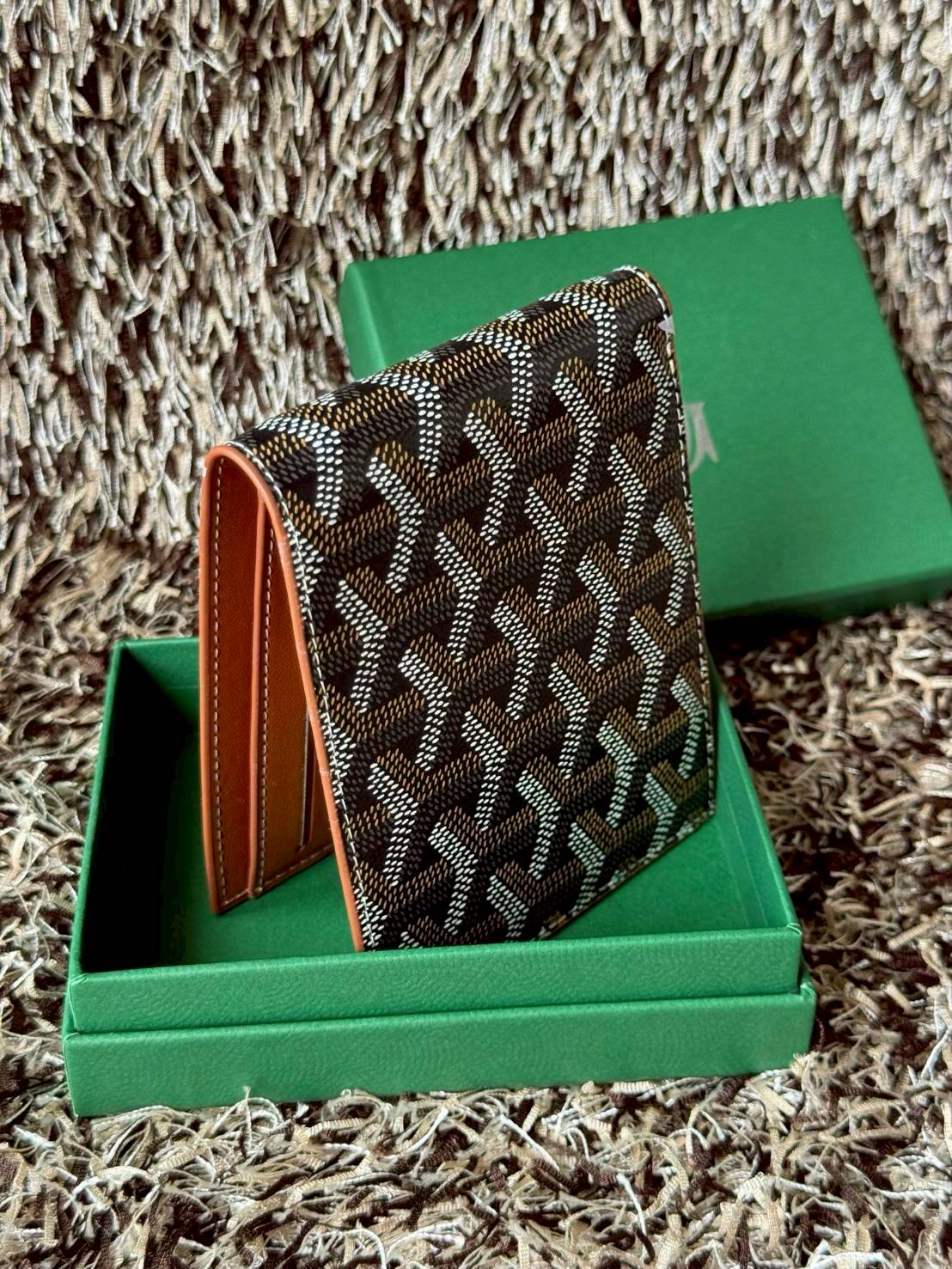 ORI หนังแท้ | Goyard Victoire Wallet กระเป๋าสตางค์ Victoire ขนาดกะทัดรัดและเหมาะสําหรับการจัดสำหรับการ์ดและธนบัตร ลวดลายสุดคลาสสิคของกระเป๋าเป็นเอกลักษณ์ที่ทุกคนจดจำได้