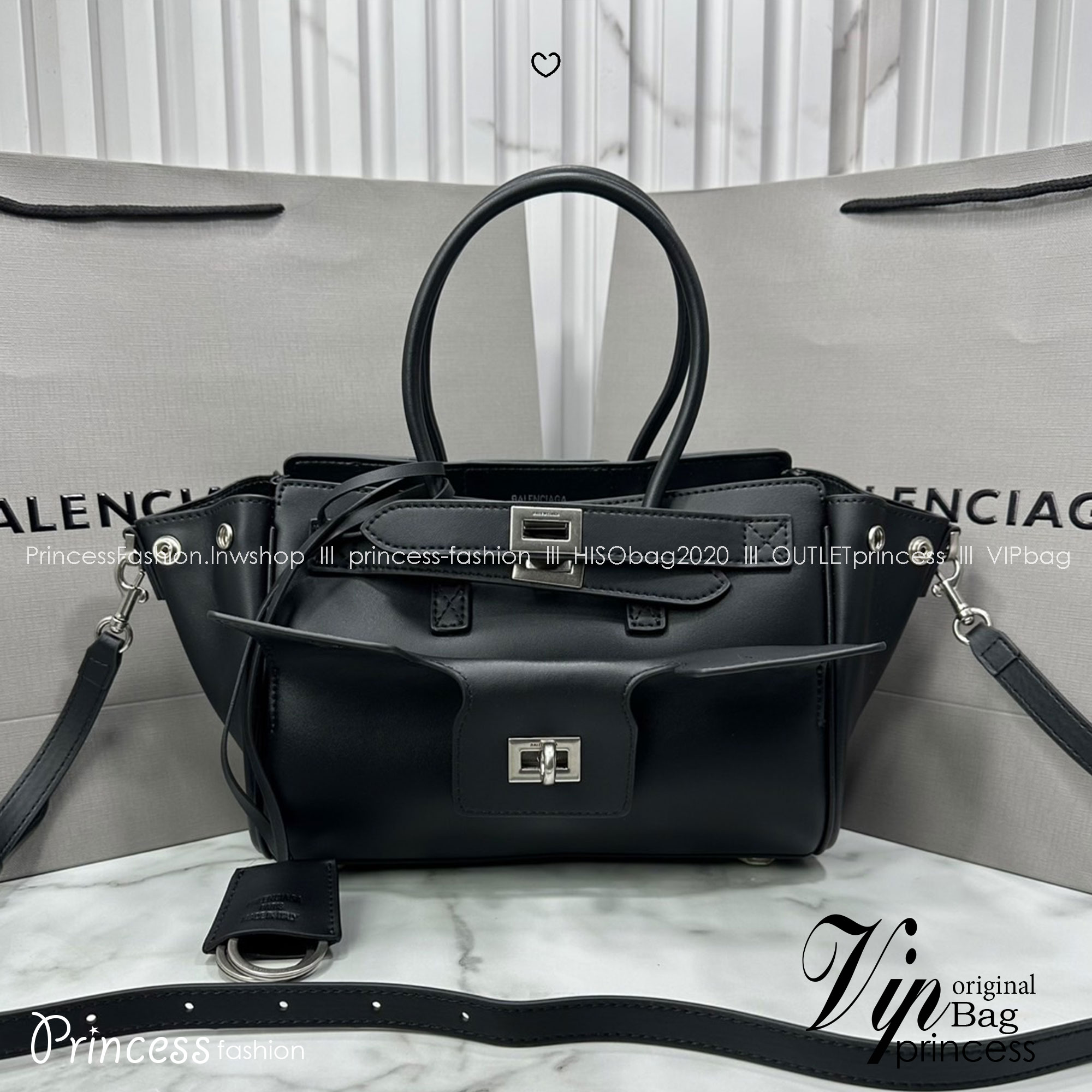 ORI หนังแท้ | Balenciaga Bel Air Carry All Bag Mini in Black smooth leather, aged-gold hardware ที่สุดของไฮแฟชั่น ดีไซน์เหนือกาลเวลาสุดไอคอนิค ต้องยกให้แบรนด์นี้เลยค่ะ กระเป๋าสะพายดีไซน์สวย!! หรู!! เลิศ!! ไม่ซ้ำใคร