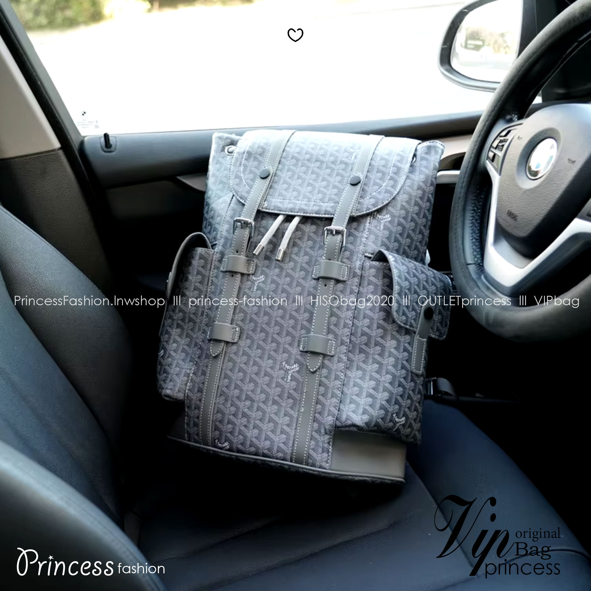 Goyard Backpack Bag Large Size กระเป๋าเป้ใบใหญ่ ดีไซน์สวยคลาสสิกเป็นเอกลักษณ์ ใช้ได้ทั้งหนุ่มๆและสาวๆ ตกแต่งลวดลายโลโก้แบรนด์เรียบหรู ภายในจุของได้เยอะมาก ใหญ่จริง!! ใบนี้คุ้มค่าราคามากๆ ทั้งดีไซน์และฟังก์ชั่นการใช้งาน ตอบโจทย์แน่นอน จะใส่เสื้อผ้าสำหรับ s