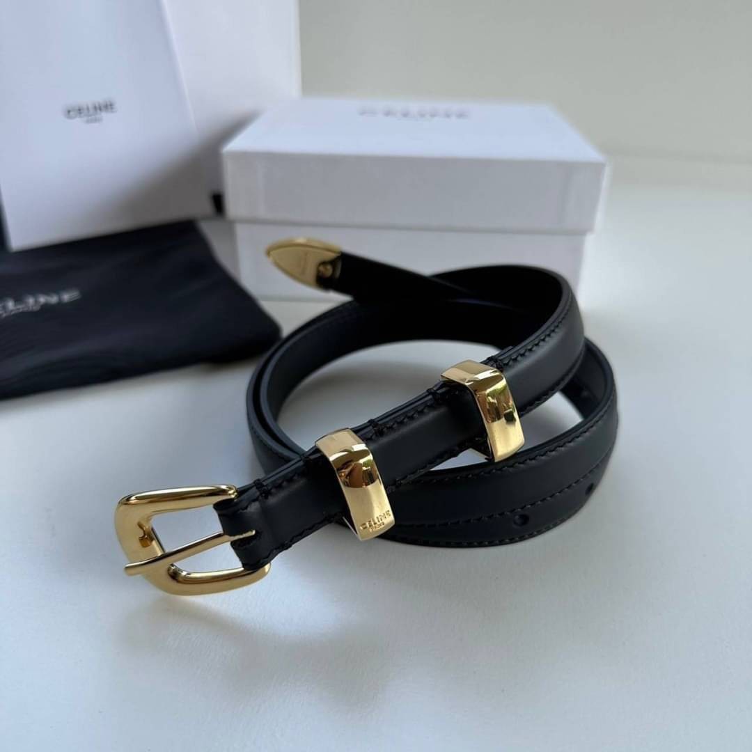 CELINE BELT 20MM ออริจินอลเกรด 1:1 หนังแท้ ปั้มโลโก้คมชัด สายปรับระดับได้ ดีไซน์เรียบหรูเข้ากับทุกลุ๊ค สินค้ามาพร้อม Original Package มีการ์ด ถุงผ้ากันฝุ่น ถุงกระดาษแบรนด์ กล่องแบรนด์ ครบชุดไอเท็มนี้แนะนำ ห้ามพลาดค่ะ!
