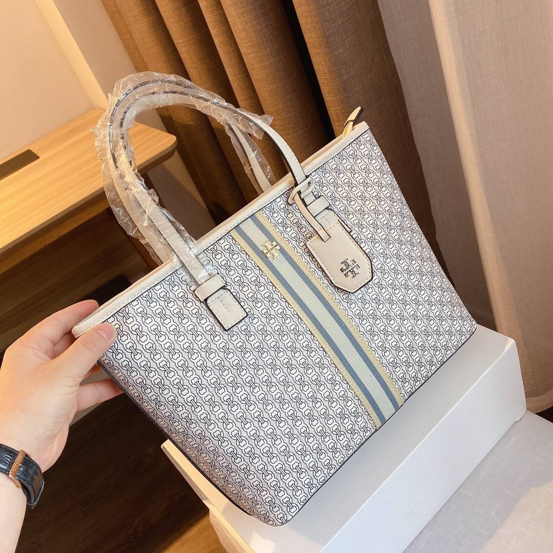 TORY BURCH TOTE BAG กระเป๋าสะพายไหล่ทรงช้อปปิ้ง ทรงคลาสสิค ฮิตตลอดกาล ทรงสวยขนาดกำลังดี