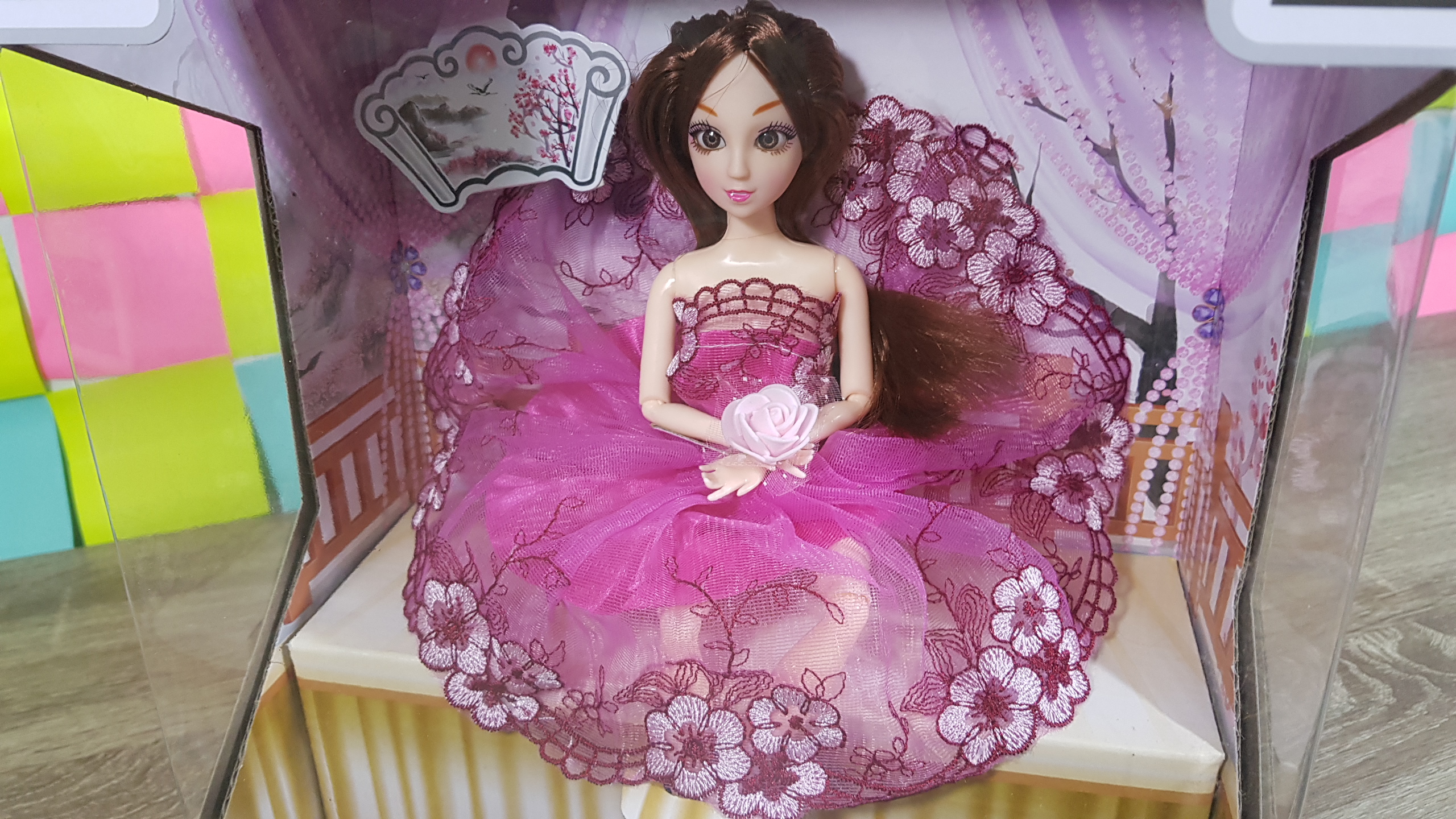 ตุ๊กตาเด็กผู้หญิงชุดเดรสสีชมพู