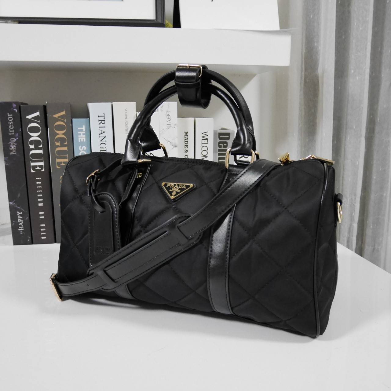 PRADA KEEPALL LEATHER BAG / PRADA Travel Bag ต้อนรับปีกระต่าย ด้วยกระเป๋าทรงหมอน ยอดฮิต อะไหล่ทองทั้งใบ
