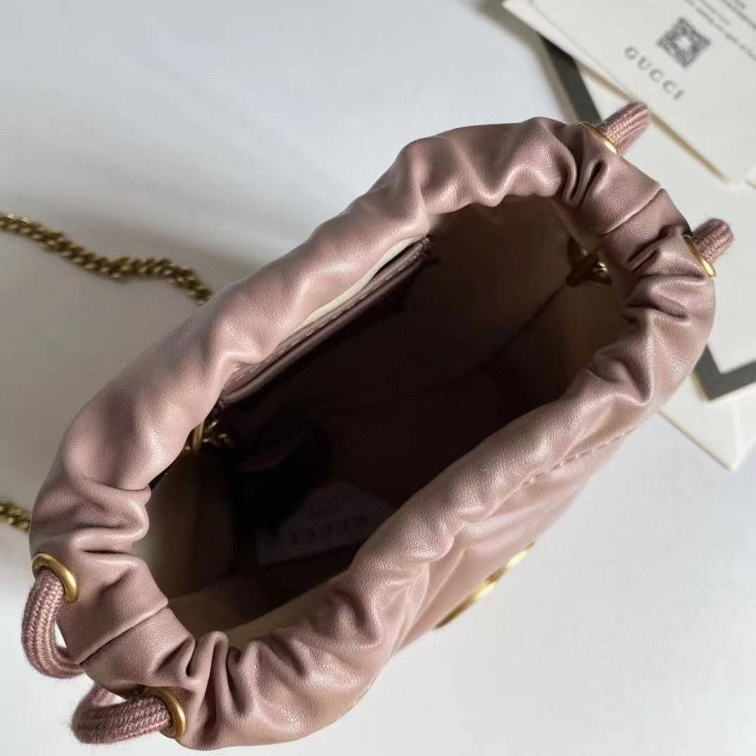 VIP 】Gucci GG Marmont mini bucket bag กระเป๋าสะพายข้าง Premiumgift วัสดุหนังแท้ ด้านในโล่ง มีช่องใส่บัตร3ช่อง ใส่กระเป๋าตังค์ ใส่โทรศัพท์ Iphone+ ได้ สายโซ่ยาว Crossbody ได้ ถอดสายได้ น้ำหนักเบา มาพร้อมถุงผ้าแบรนด์ ใบนี้คือที่สุด คุณหนูมากมาย ไม่ควรพลาดเล
