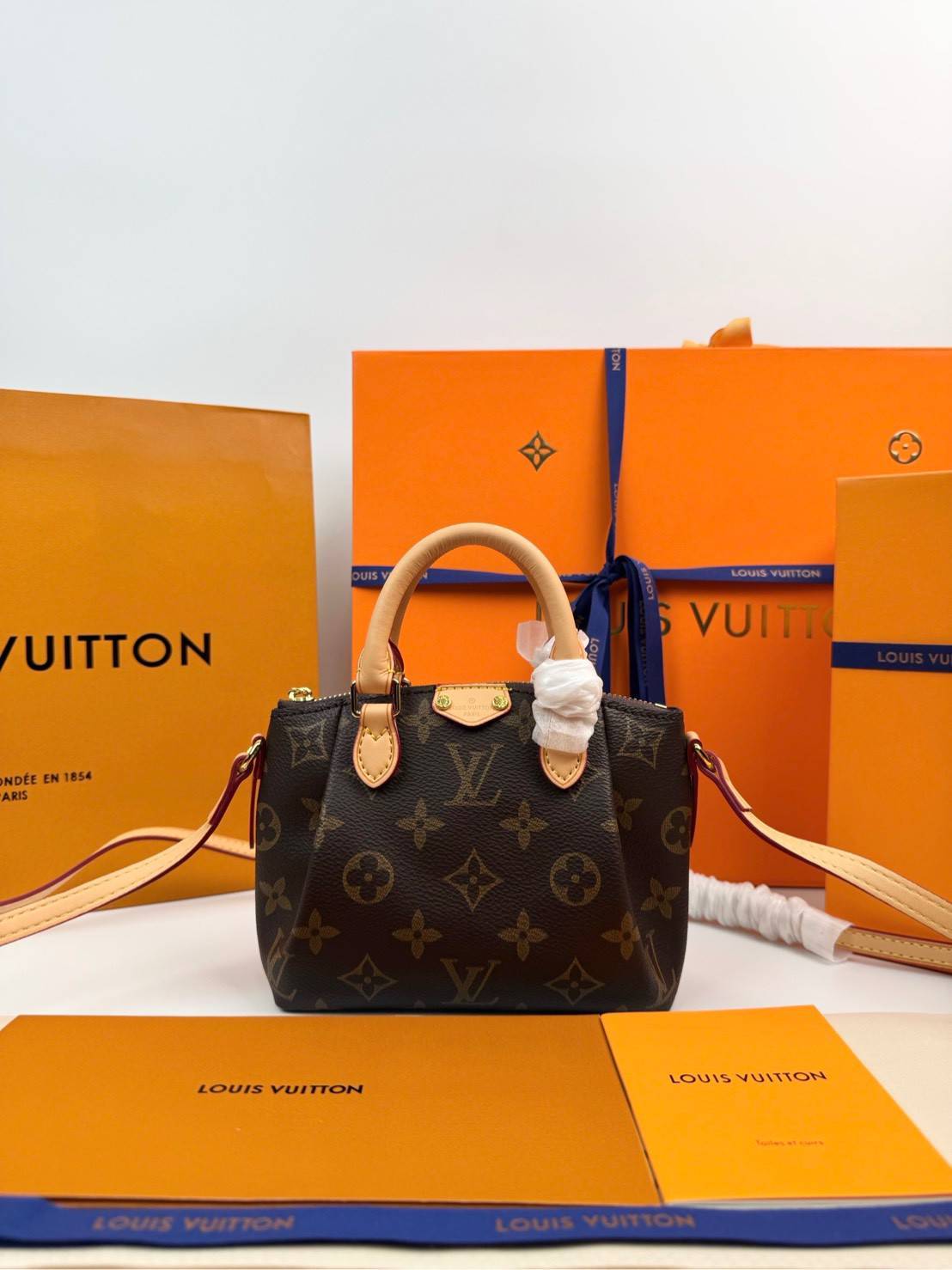 ORI หนังแท้ | LV Nano Turenne Monogram Canvas Bag กระเป๋าสะพายไซส์มินิ ดีไซน์วินเทจ ใบเล็กใช้งานง่าย หรูหราตามแบบฉบับแบรนด์