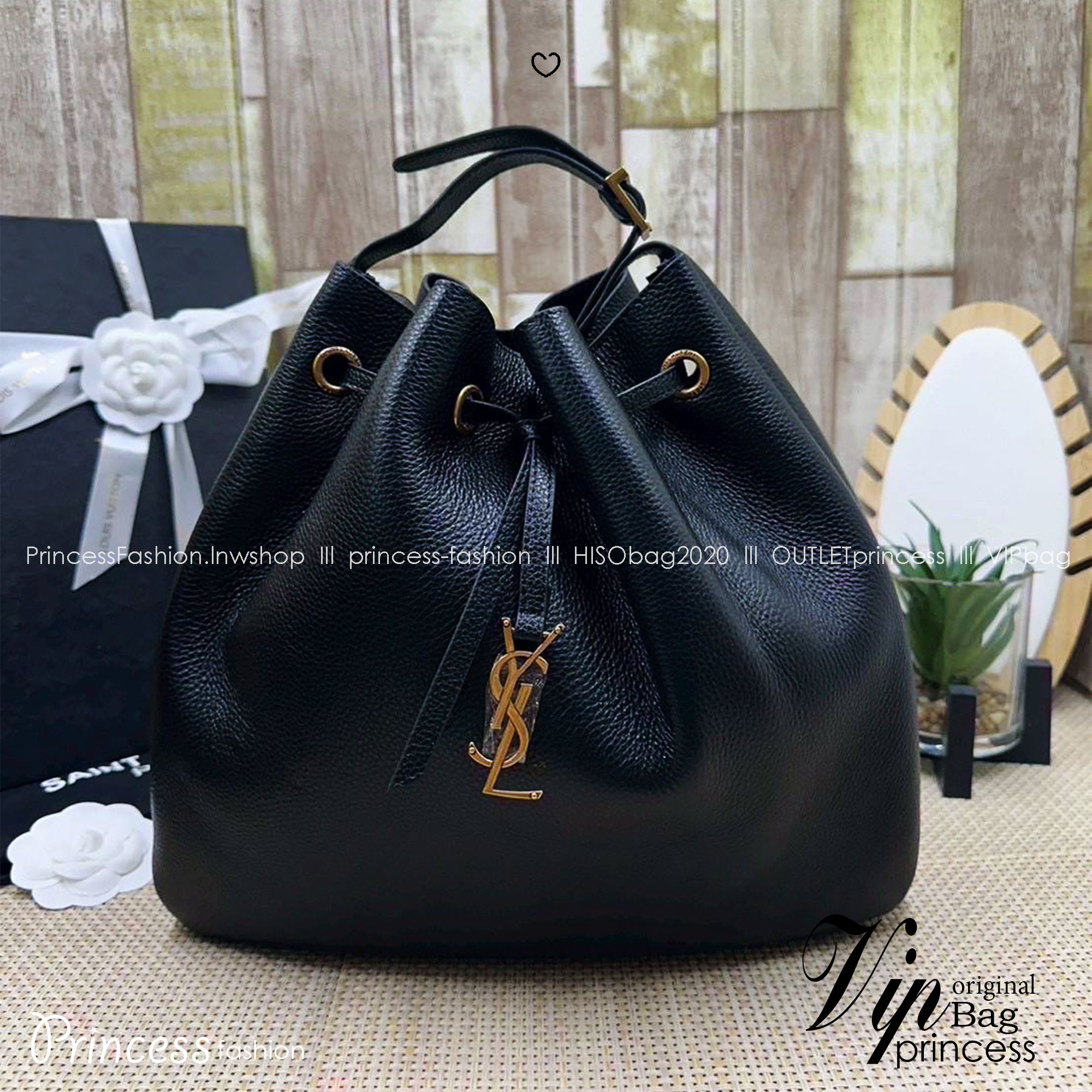ORI หนังแท้ | YSL PARIS VII small hobo in grained leather / YSL Bucket Bag กระเป๋าสะพายทรงโฮโบบัคเก็ต งานหนังแท้ลายเกรน ฟังก์ชั่นสุดเลิศพร้อมเชือกรูด ดีไซน์รูปทรงใช้งานง่าย ภายในโล่งกว้างมาก