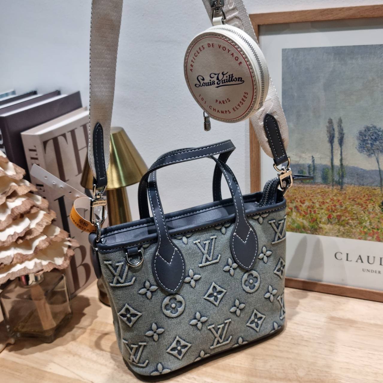 LV neverfull washed denim monogram mini bag ดีไซน์ใหม่ล่าสุดก่อนใคร กระเป๋าทรงโท้ทมินิไซส์ ที่ไม่ได้เล็กตามชื่อ มาในรูปแบบ washed denim สวยคลาสสิค ดูแพงสุดๆ