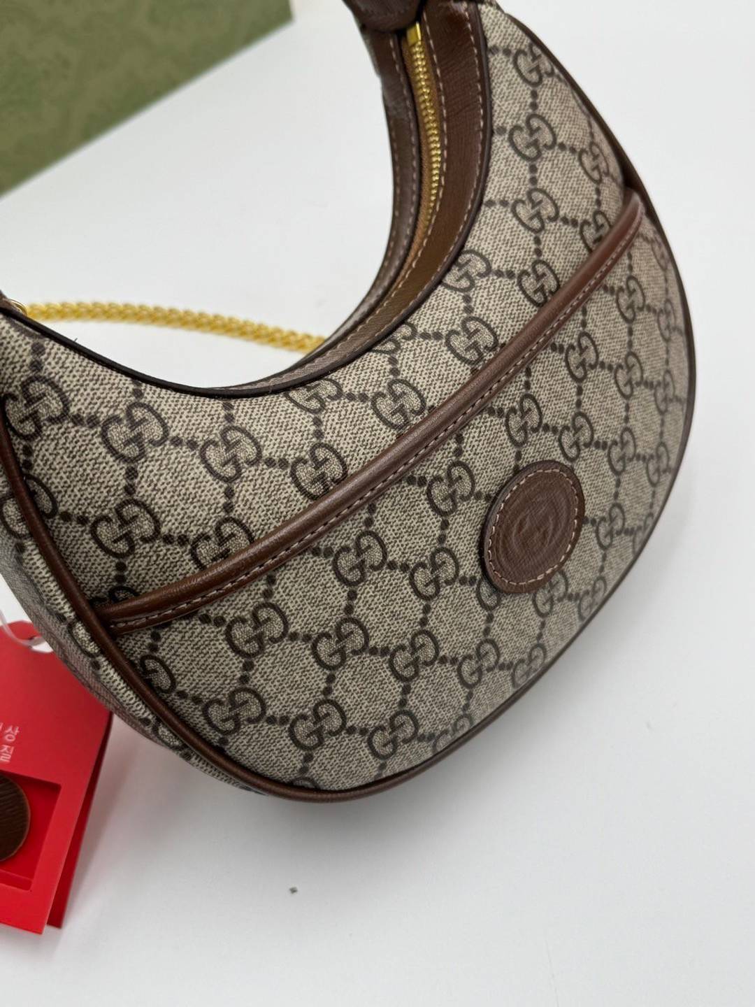 GUCCI Ophidia mini shoulder bag กระเป๋าสะพายรูปทรงพระจันทร์เสี้ยวงน่ารักน่าใช้ สวยสะดุดตาด้วยดีไซน์เรียบหรู แฝงความไฮน์ในตัว