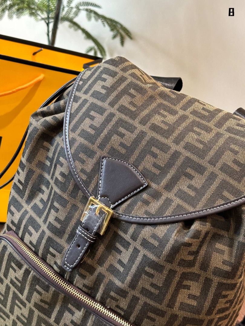 FENDI Zucca Monogram Backpack กระเป๋าเป้ FF ใบใหญ่จุของได้เยอะ นานๆจะมีมาในรูปแบบเป้ให้ครอบครองกันค่า! วันไหนๆ ในไทยหรือ ตปท.ใบเดียวจบ!! สินค้าแนะนำนาทีทองนี้ สามารถใข้ได้ทุกๆวัน ไม่ว่าจะในไทยหรือไป ตปท. ใบนี้เอาอยู่เลยค่า!!