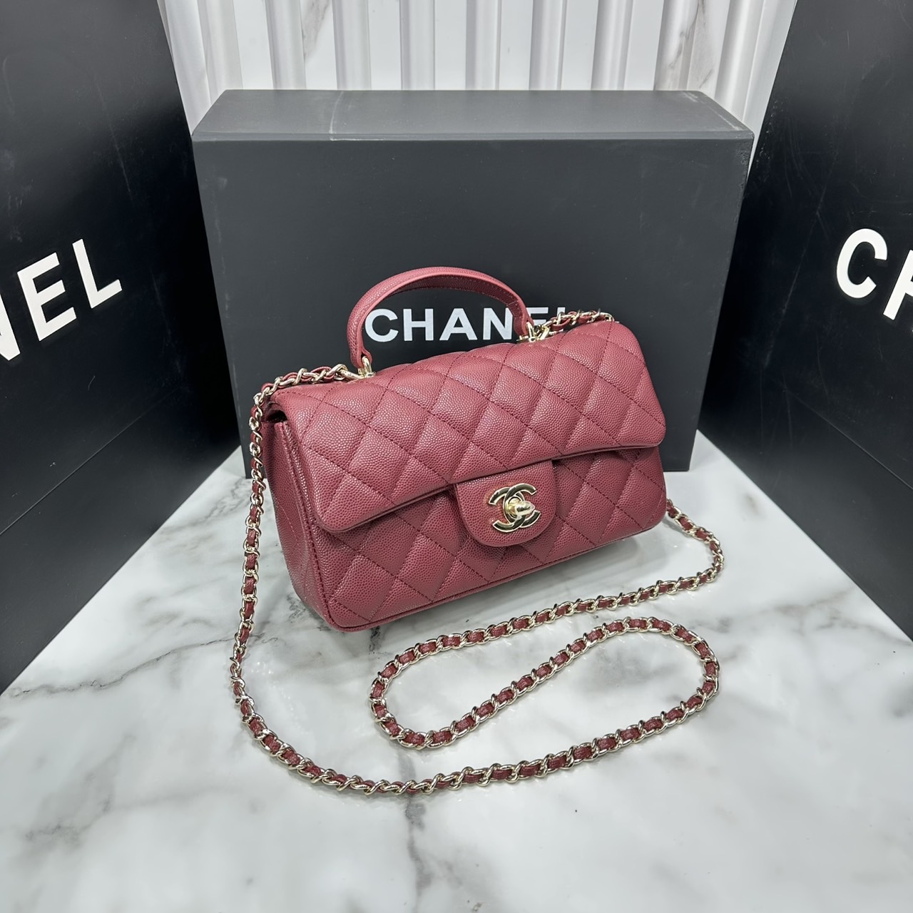 ORI หนังแท้ | CHANEL Classic Flap Bag TopHandle 20cm กระเป๋าสะพายคคลาสสิกพร้อมหูจับ หรูหราระดับตำนาน สวยงามเหนือกาลเวลา