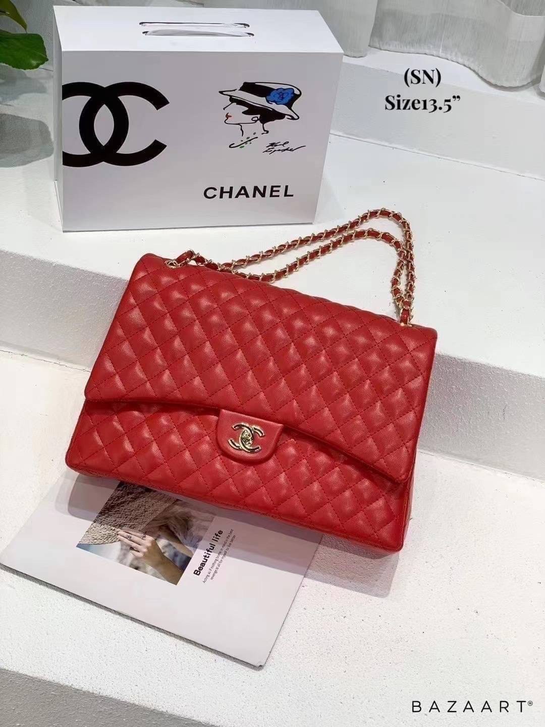 CHANEL MAXI CLASSIC 13.5" กระเป๋าสะพายทรงคลาสสิคใบใหญ่ จุของได้เยอะมากๆ งานสวยหรูมาแต่ไกล สวยงามไม่ผิดหวังค่ะ