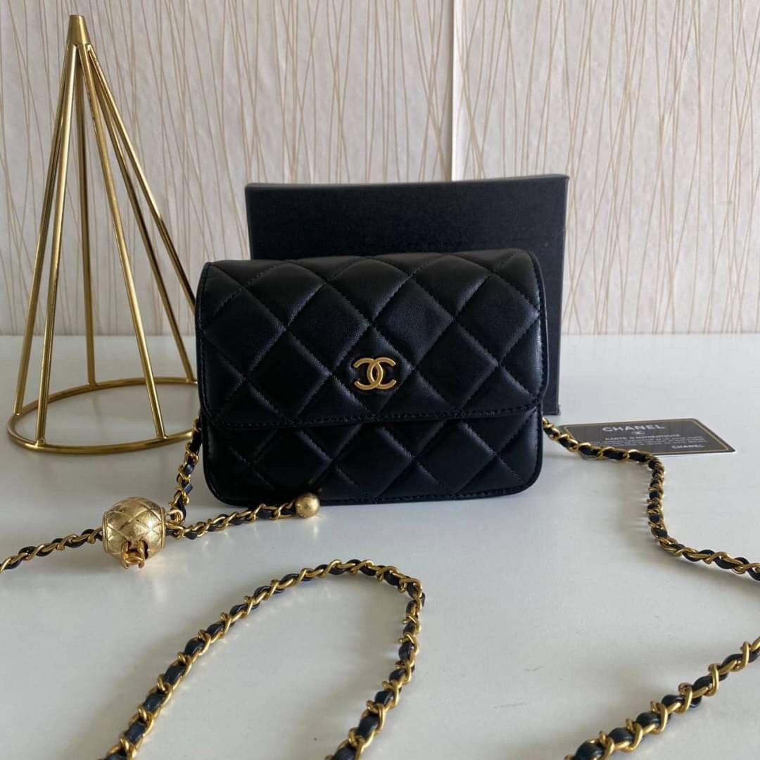 VIP GIFT 】หนังแกะแท้ CHANEL lambskin small shoulder bag with chain เรียบหรู ดูดี ดีไซน์สุดคลาสสิค ใช้ออกงานได้เลย มีสายโซ่อะไหล่ทองรมควันอย่างลงตัว ไอเท็มแนะนำพร้อมส่งที่ไทยราคาสุดคุ้มห้ามพลาดค่ะ!