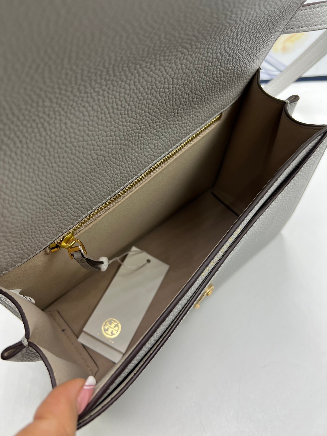 TORY BURCH MILLER LEATHER SHOULDER BAG กระเป๋าสะพายสวยหรู ผู้ดีทุกสี สายถอดได้ ถือเป็นคลัชได้ เกรดออริ สลับแท้ 1:1 ใช้งานต่างประเทศได้