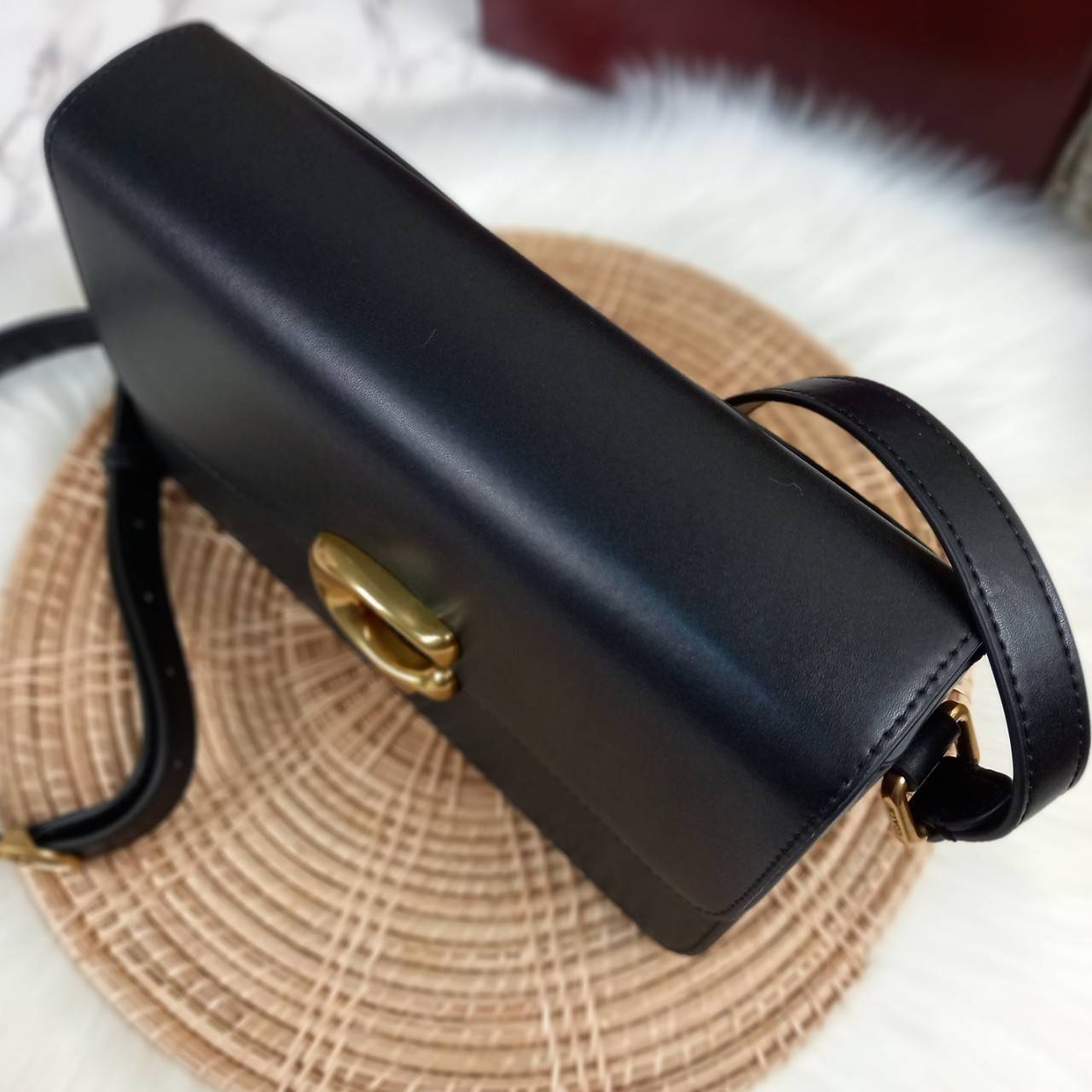 COACH STUDIO GLOVETANNED LEATHER SHOULDER BAG (C6641)🌺ห้ามพลาดเด็ดขาด!! สวยละมุน เรียบหรู ดูแพงสุดๆ!! //กระเป๋าถือ กระเป๋าสะพาย ดีไซน์เนี้ยบ! เฉียบมาก!// วัสดุหนังแท้ หนังเรียบเต็มใบ อยู่ทรง สวยมากๆ ดีเทลเรียบหรู ผู้ดีสุดๆ!// ด้านหน้าเปิด-ปิดด้วยต