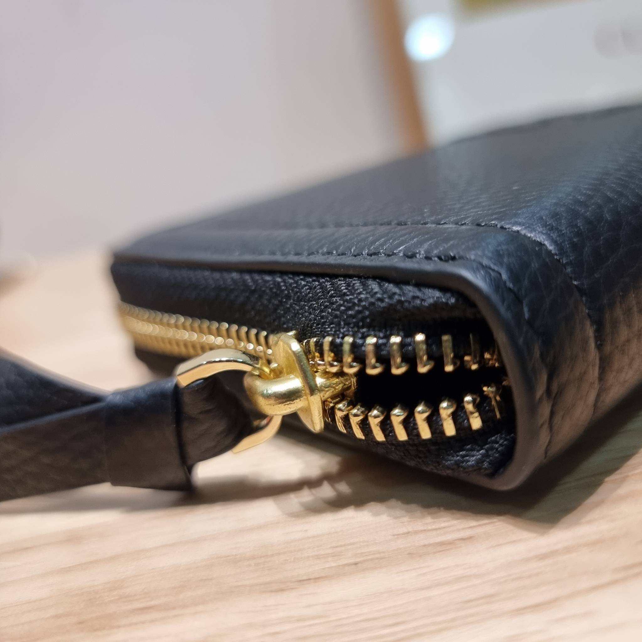 TORY BURCH THEA MULTI GUSSET ZIP CONTINENTAL WALLET กระเป๋าสตางค์ใบยาวเบสท์เซลเลอร์ ขนาดกำลังพอเหมาะ ดีไซน์เรียบหรู