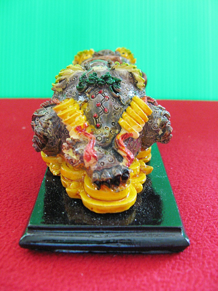 คางคกสามขาคู่คาบเหรียญบนฐานสีดำกวักทรัพย์ ป้องกันสิ่งชั่วร้าย กวักทรัพย์รับสมบัติค่ะ