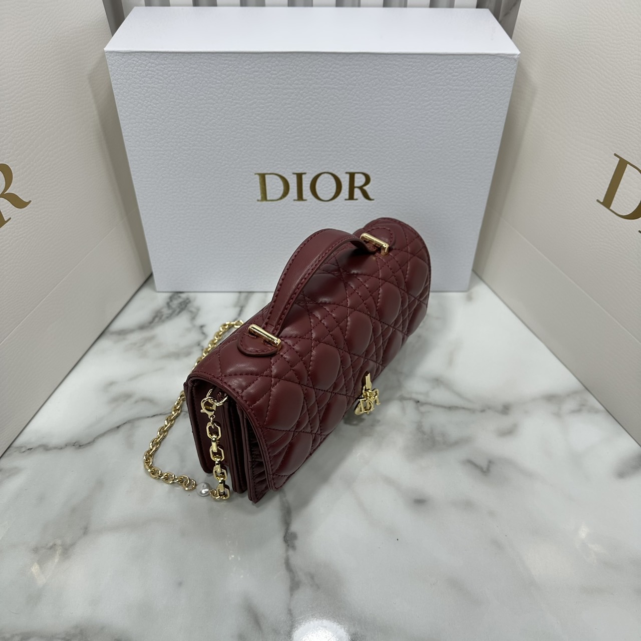 ORI หนังแท้ | My Dior Mini Bag / Dior Clutch Bag กระเป๋าสะพายทรงคลัชทันสมัย หรูหราสง่างาม จะถือหรือสะพายก็ดูดีมีระดับ กระเป๋าที่ใช้งานได้จริงใบนี้ใส่ของจำเป็นได้ครบถ้วน