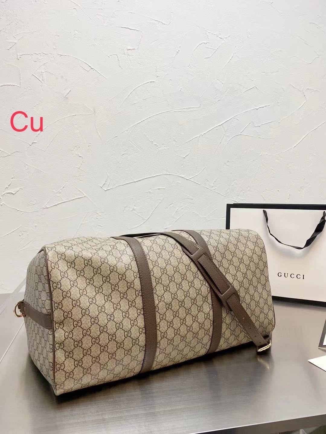 GUCCI Keepall Bag / GUCCI travel bag / GUCCI Duffle Vintage Monogram Travel Bag กระเป๋าเดินทาง เตรียมความพร้อมสำหรับทริปเที่ยวช่วงสิ้นปี!! ดีไซน์เรียบง่าย แฝงความคลาสสิค ที่ใช้ได้ทั้งชายและหญิง