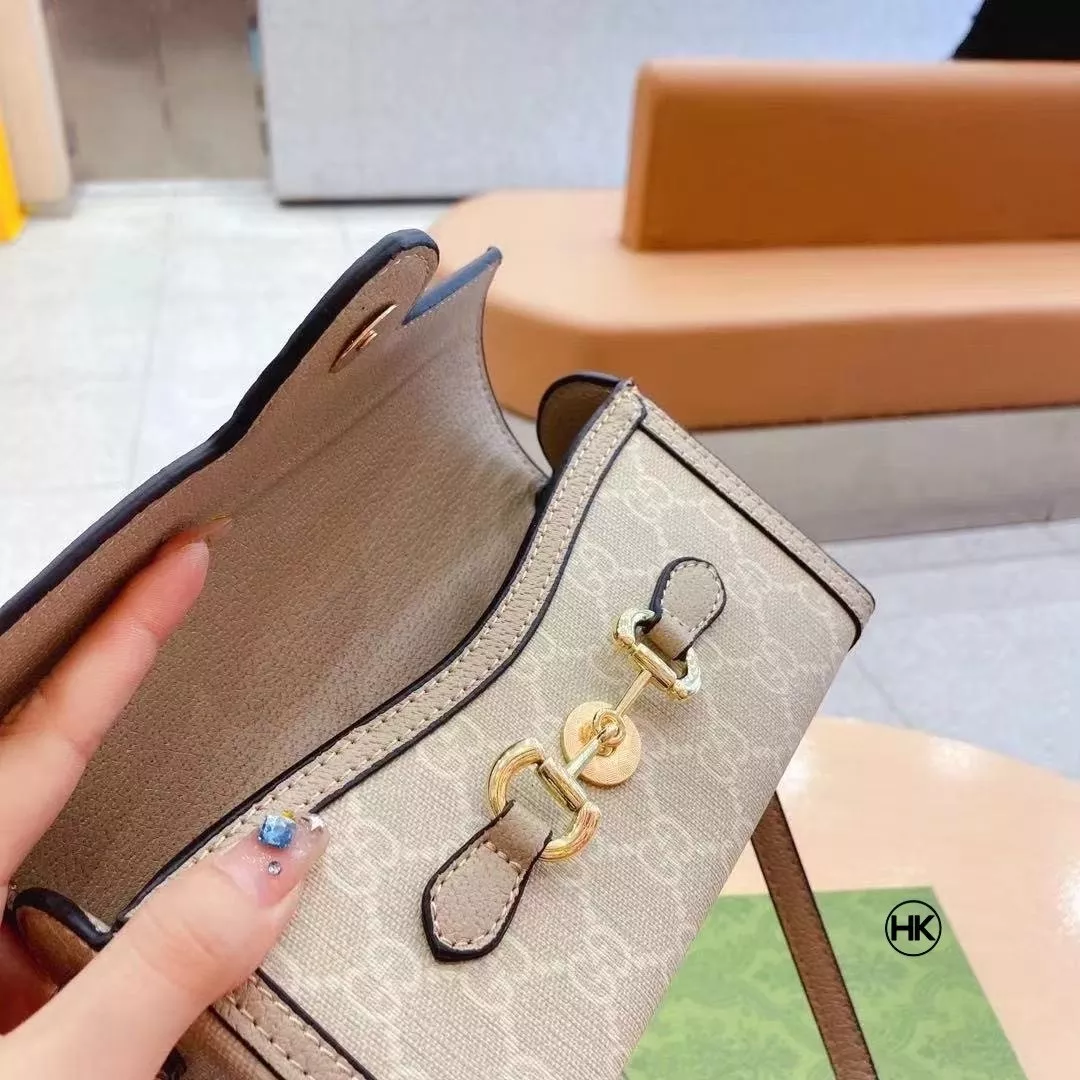 Gucci Horsebit 1955 Mini Bag / Gucci Mini Crossbody Bag / Gucci Phone Bag กระเป๋าสะพายข้าง/สะพายไหล่ สวยเก๋ น่ารัก คุณภาพดี สวยตรงปก ราคาสุดคุ้ม
