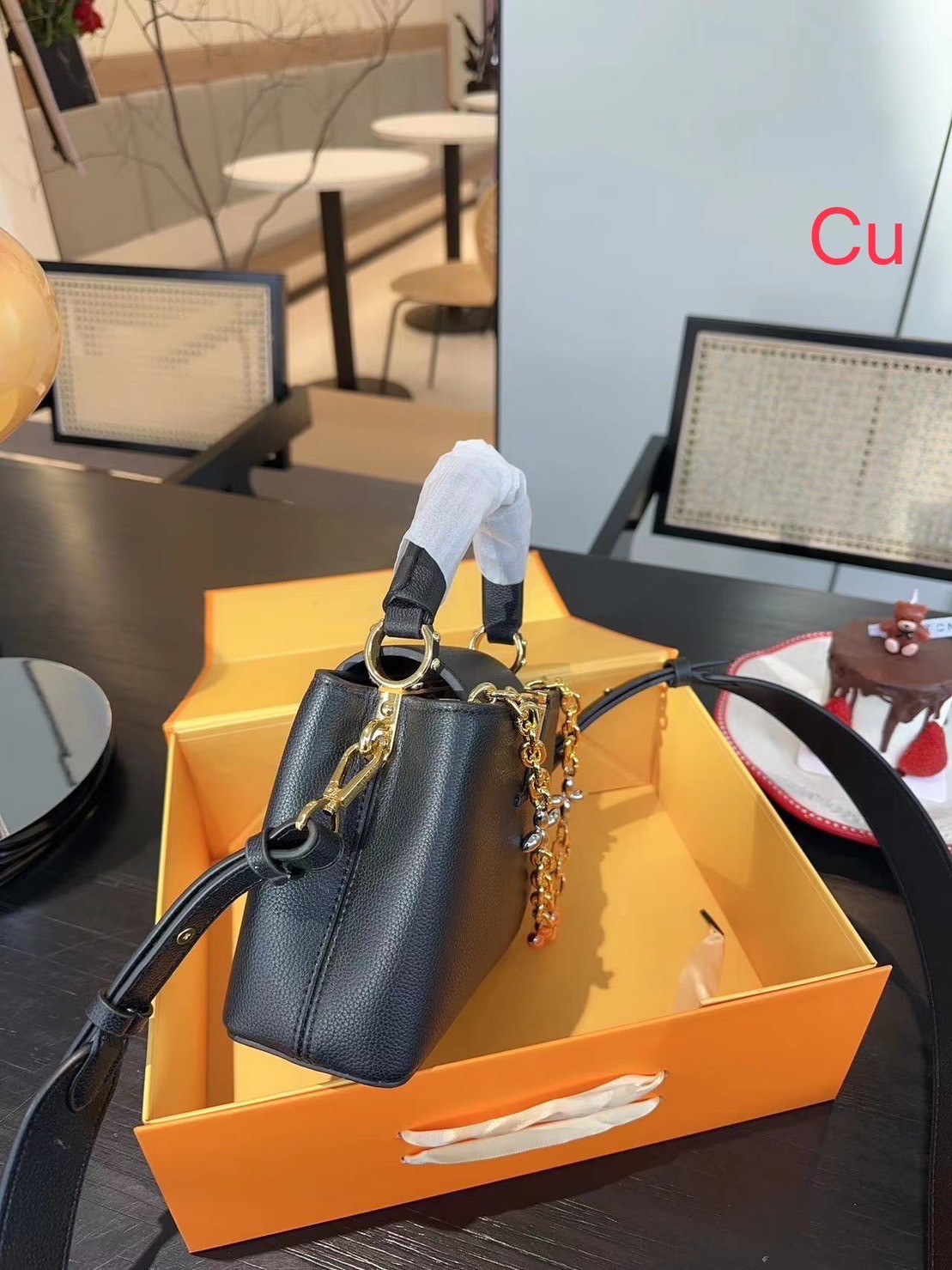 LV Capucines BB top handle / LV BAG พร้อมส่ง 6 สี ที่สุดของความสวยในราคาเบาๆ กระเป๋าถือสุดหรู ดีไซน์ทรงคลาสสิค พร้อมสายโซ่อะไหล่ทองหรูหรา