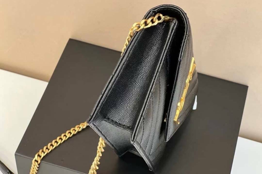 VIP 🥂 YSL WOC 8" YVES Saint Laurent Chain Wallet Envelope Woc Monogram Black Leather Cross Body Bag กระเป๋าเงิน wallet on chain ที่มาพร้อมสายสะพายแบบโซ่ ขนาด 8” งานหนังสวยติดโลโก้ YSL มีทั้งอะไหล่เงิน ทอง และดำ ด้านในมีช่องซิป และช่องใส่การ์ด