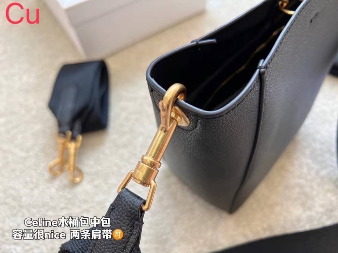 CELINE SANGLE SMALL BUCKET BAG กระเป๋าสะพายทรงบัคเก็ต หนังซอฟอย่างดี น่าใช้มากๆ