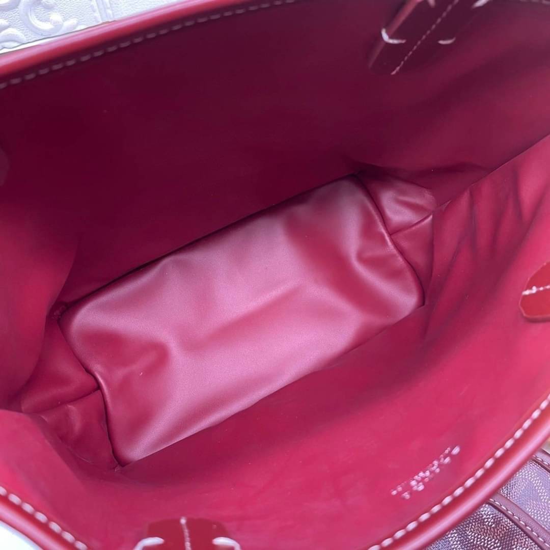 9 สี GOYARD ANJOU TOTE MINI / Goyard Mini Tote เกรดออริจินอลสลับแท้ ใช้งานต่างประเทศได้ ฮอตไอเท็ม กับกระเป๋าสะพายทรงโท้ท ไซส์มินิ กะทัดรัด มาครบสีขายดี เลิศทุกสี รูปทรงคลาสสิค ดีไซน์เป็นเอกลักษณ์ ใช้งานได้หลากหลาย