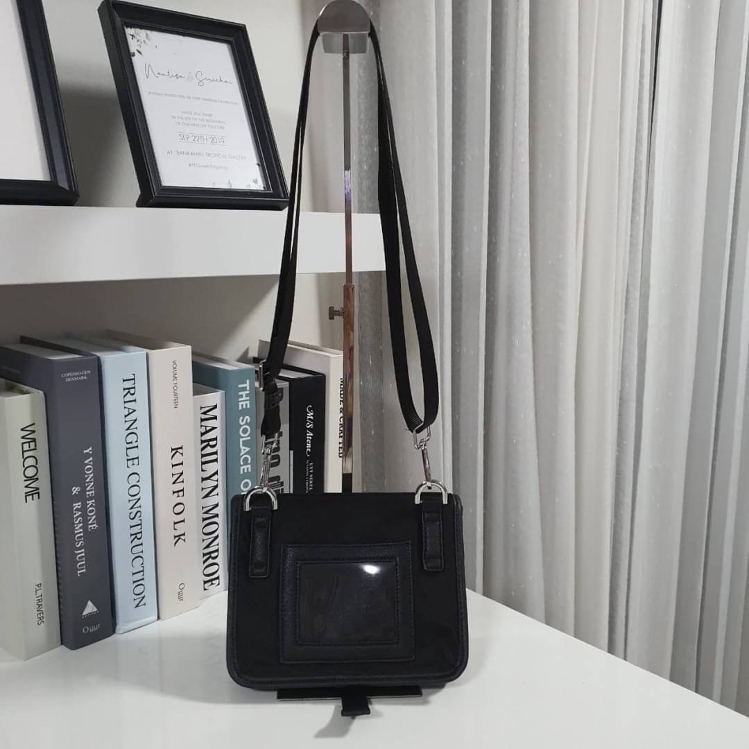 พรีเมี่ยมกิ๊ฟแท้ 100% FOR MEN COMING NOW!!! กระเป๋าทรง MESSENGER ใบเล็กกับ PRADA CROSSBODY NYLON BAG