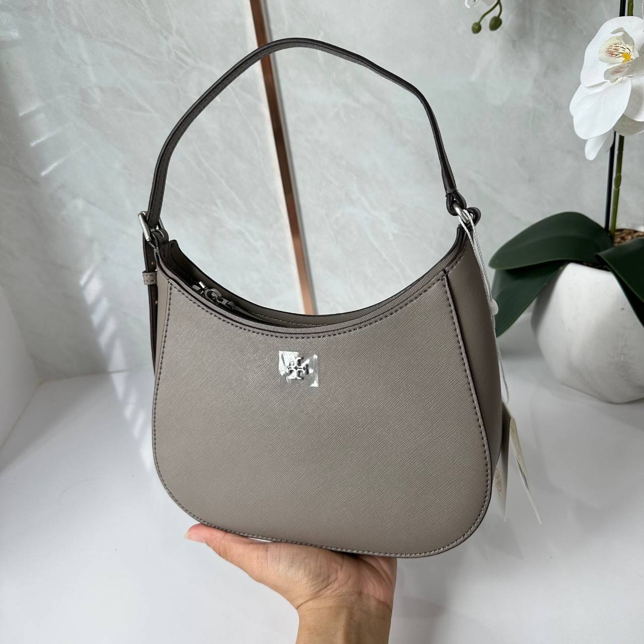 TORY BURCH EMERSON ZIP SHOULDER BAG 137416 / TORY BAG พร้อมส่ง 3 สี กระเป๋าสะพายไหล่ / คล้องแขน หนังซาเฟียโน่ ทนทาน