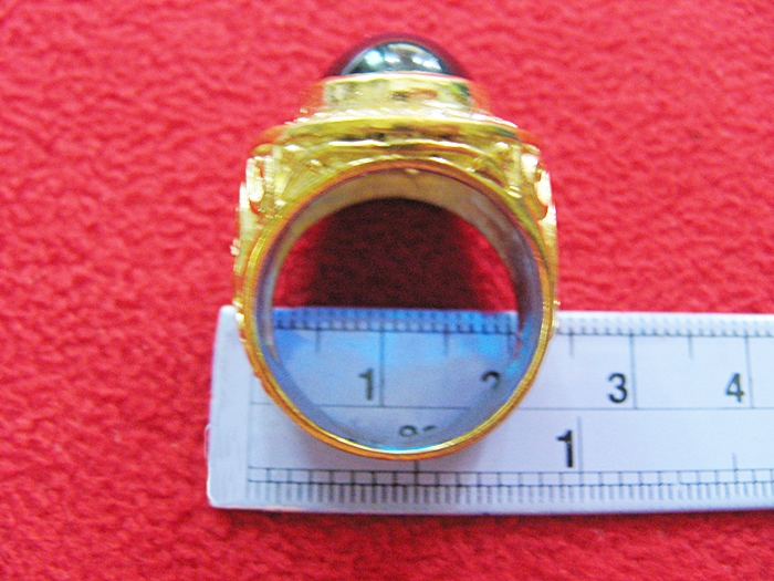 สินค้าหมดค่ะ แหวนพลอยมณีใต้น้ำสีน้ำเงินทองเหลืองล้อมเพชร(ทุกราศี)ค่ะ