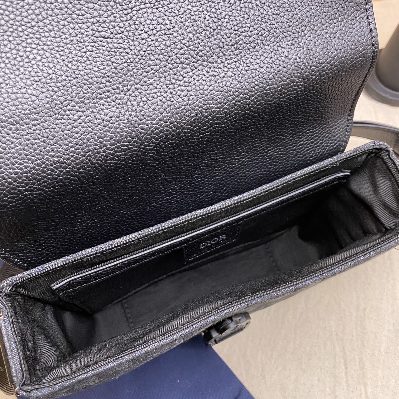 DIOR Small Saddle Messenger Bag with Flap กระเป๋าทรงแมสเซ็นเจอร์รุ่นฮิต เกรดออริ สลับแท้ 1:1 ใช้ต่างประเทศได้