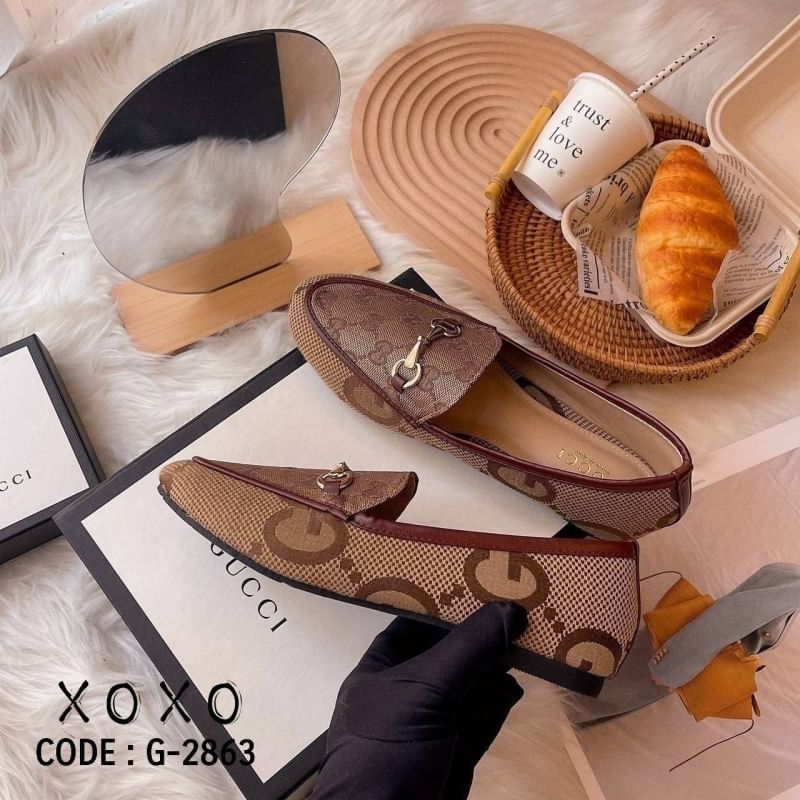 GUCCI รองเท้าคัชชู GG jumbo collection ใหม่ ล่าสุดปีนี้เลย ผ้าลายใหม่ ไม่เหมือนใคร งานชนช้อปค่ะ ปั้มแบรนด์ สวยมาก