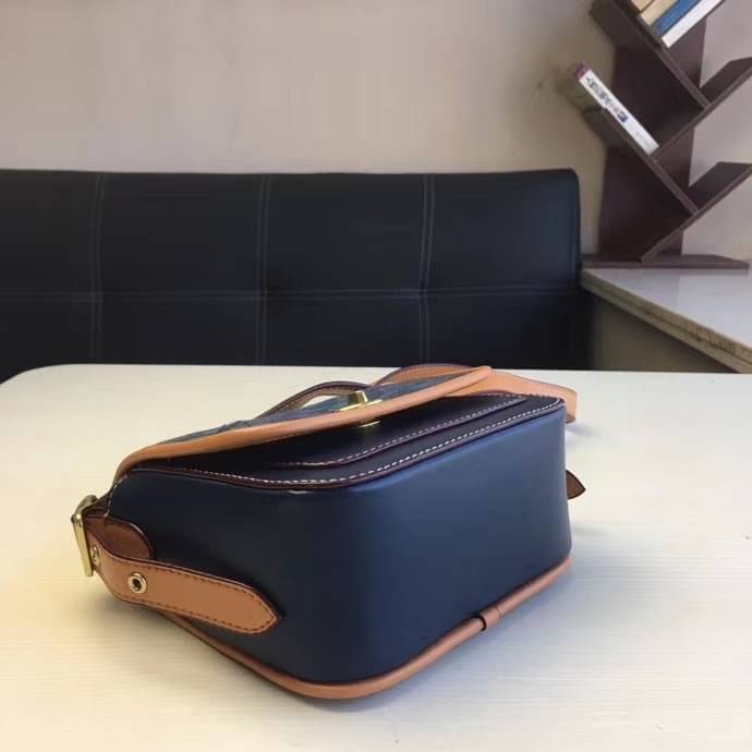 Coach Rambler Crossbody 16 In Signature Chambray