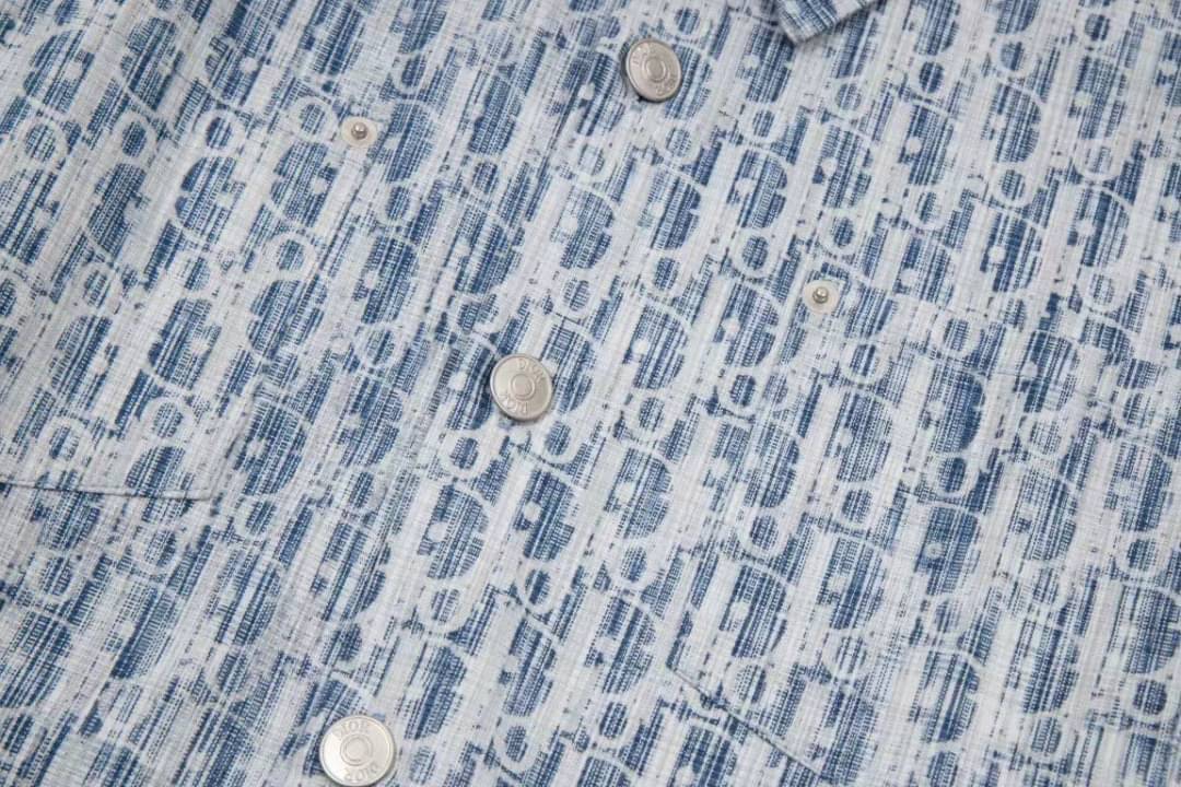 Dior Monogram Shirt / Dior shirt เกรดออริจินอล มีป้ายแท็กที่คอเสื้อ ใส่ได้ทั้งผู้หญิงผู้ชาย พร้อมส่งที่ไทย ภาพสินค้าถ่ายจากงานขายจริง ใช้งานต่างประเทศได้