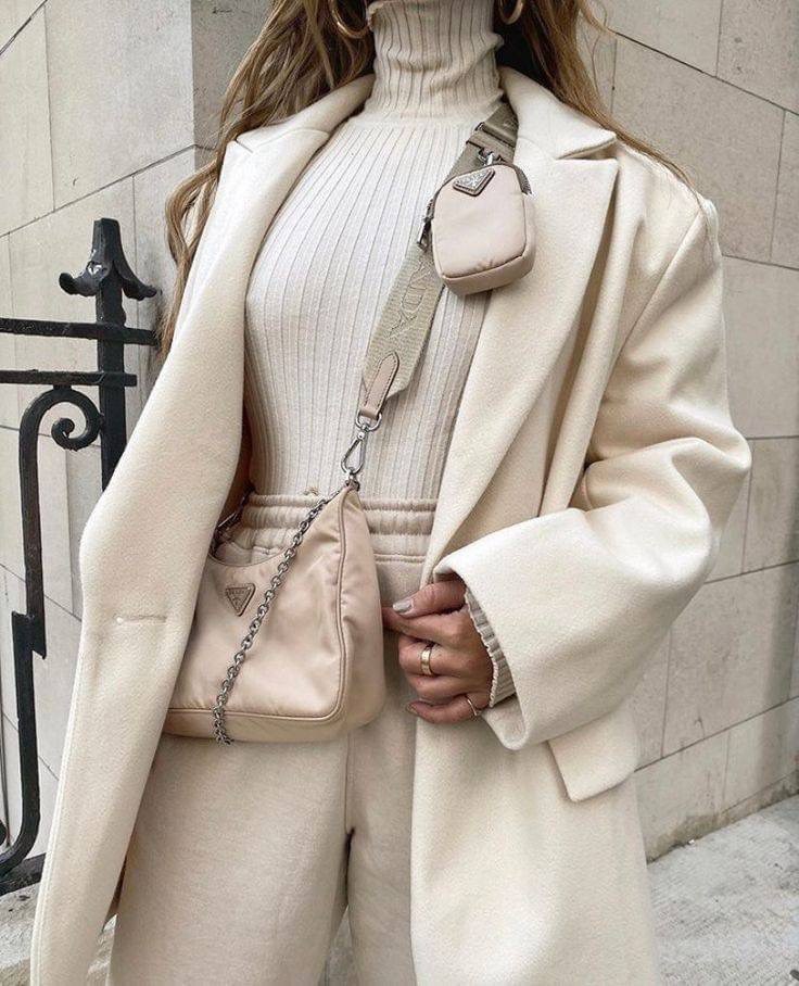 BEST SELLER!! **กำลังมาแรงมากค่ะ กับแบรนด์ PRADA ใบเดียวคุ้มมากค่ะ อุปกรณ์ ครบชุด **ซื้อ1ได้ถึง3ไอเท็ม ทั้งสายยาว และกระเป๋าใส่เหรียญ และป้ายแท็คหนัง อย่างดี **อะไหล่ปั้มแบรนด์แท้ทุกจุด วัสดุทำจากผ้า Nylon อย่างดี กันน้ำได้ อยู่ทรงสวย สามารถใส่กระเป๋าตังค